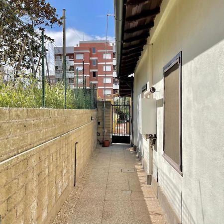 Independent House With Private Patio In Rome Villa Kültér fotó